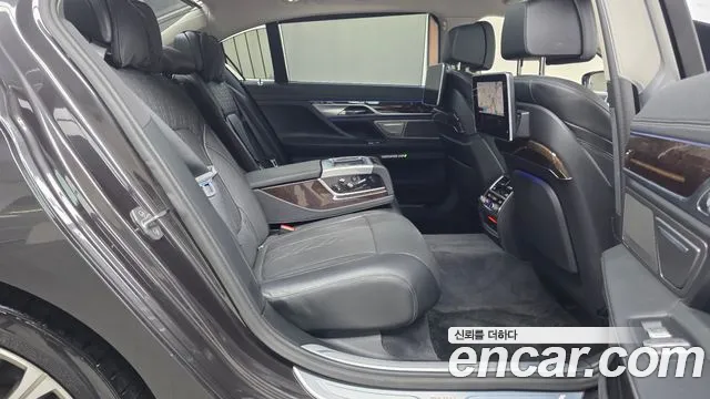 BMW 7 серии 2016 thumb 4