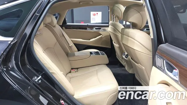 Genesis G80 2018 thumb 2