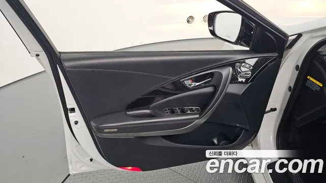 Hyundai Grandeur 2014 thumb 3