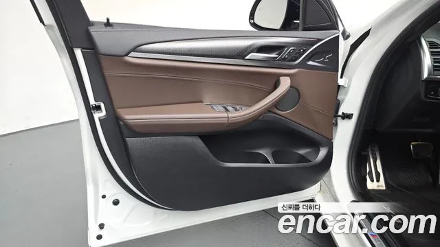 BMW X4 2023 thumb 9