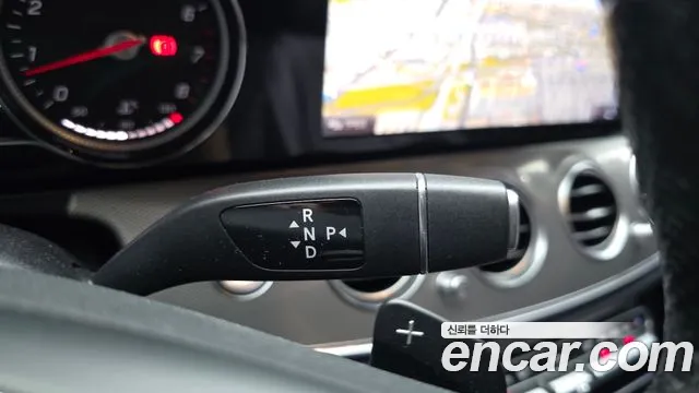 Mercedes-Benz E-Class 2018 thumb 2