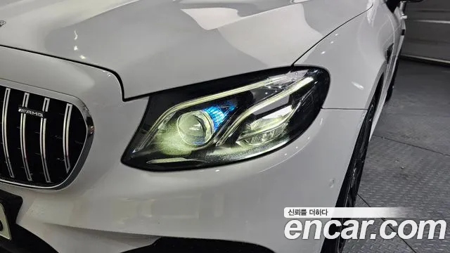 Mercedes-Benz E-Class 2019 thumb 4