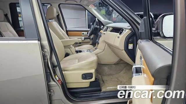 Land Rover Discovery 2014 thumb 8