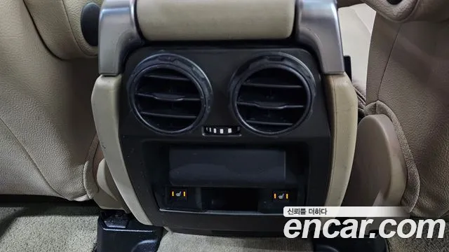 Land Rover Discovery 2014 thumb 4