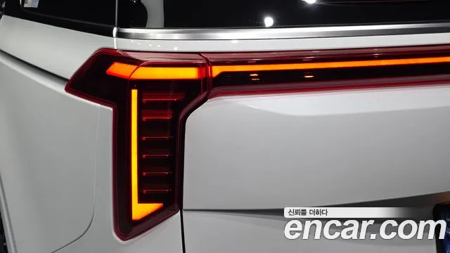 Kia Carnival 2024 thumb 5