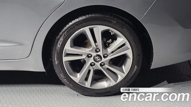 Hyundai AD 2018 thumb 2