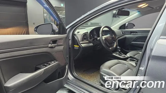 Hyundai Avante 2018 thumb 10