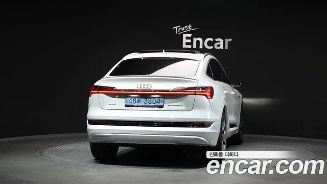 Audi e-tron 2021 thumb 8