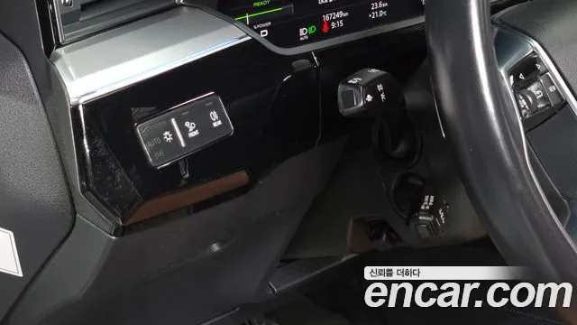 Audi e-tron 2021 thumb 7