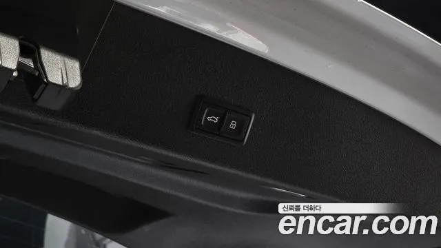 Audi e-tron 2021 thumb 6