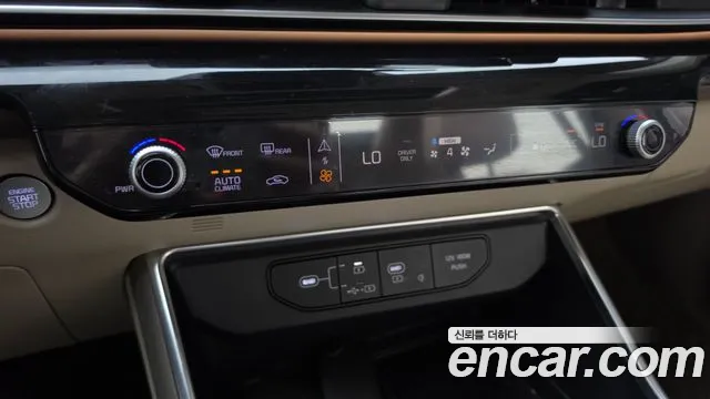 Kia Carnival 2024 thumb 2