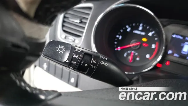 Kia Carnival 2019 thumb 4