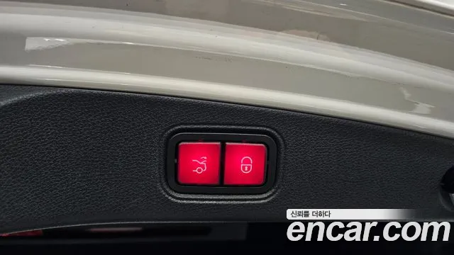 Mercedes-Benz E-Class 2020 thumb 7