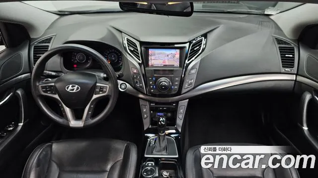Hyundai i40 2012 thumb 12