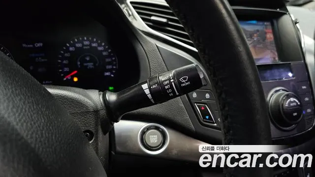 Hyundai i40 2012 thumb 11