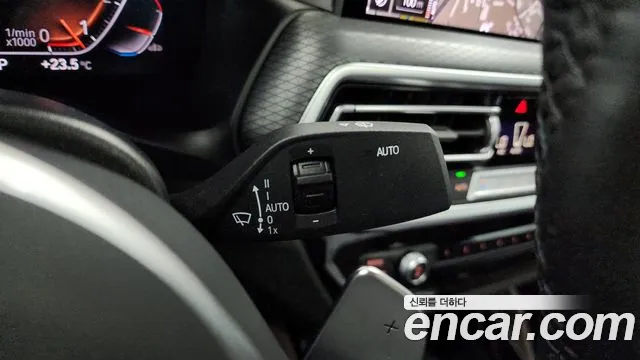 BMW X4 2023 thumb 10