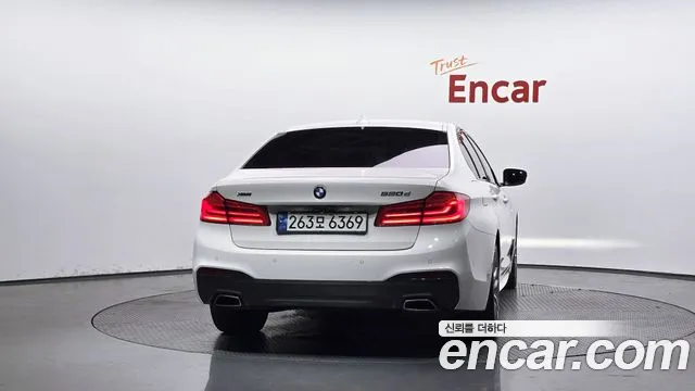 BMW 5 серии 2017 thumb 9