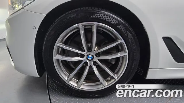 BMW 5 серии 2017 thumb 10
