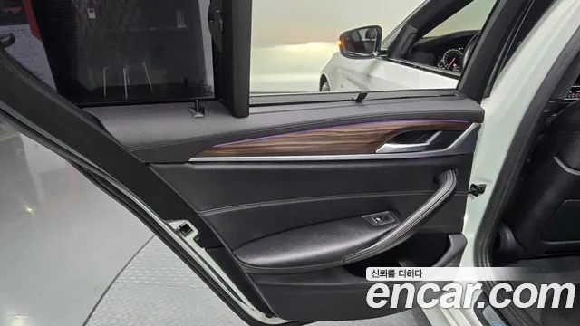 BMW 5 серии 2017 thumb 12