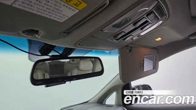 Kia Carnival 2014 thumb 11