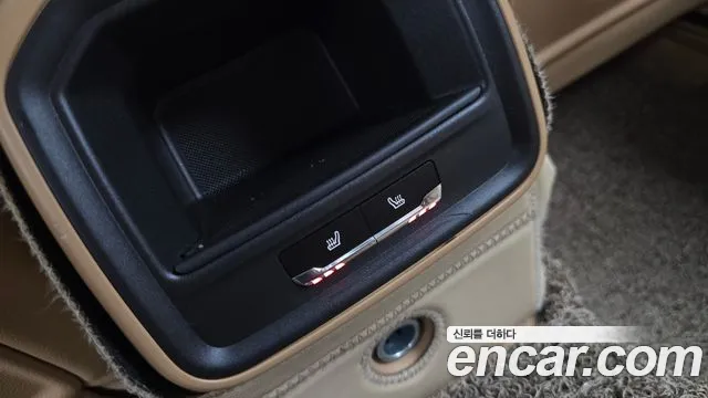 Porsche Macan 2015 thumb 2