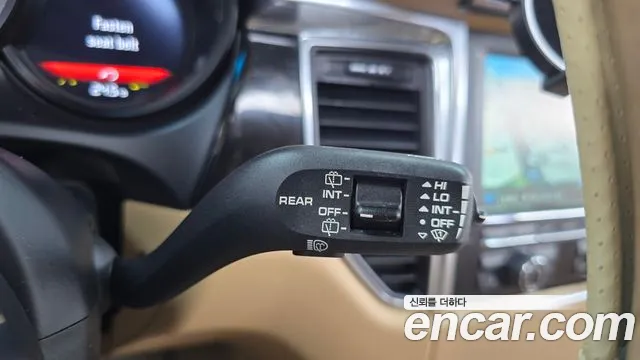 Porsche Macan 2015 thumb 12