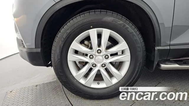 KGM Rexton 2018 thumb 11
