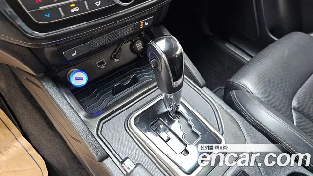 KGM Rexton 2018 thumb 4