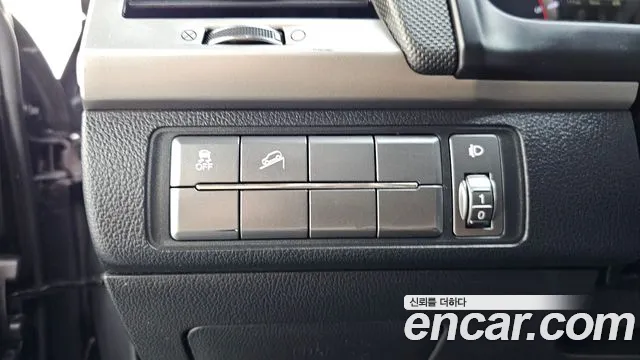 KGM Rexton 2018 thumb 2