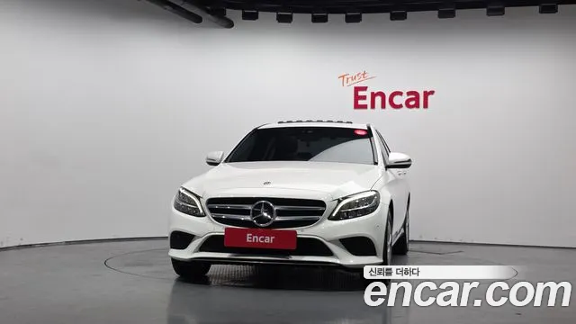 Mercedes-Benz C-Class 2019 thumb 9
