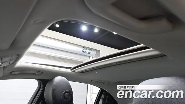 Mercedes-Benz C-Class 2019 thumb 10