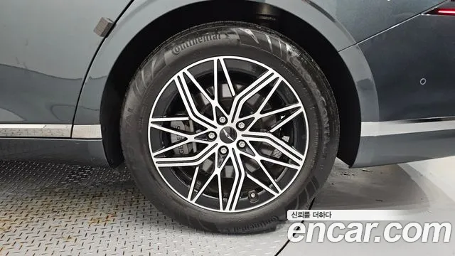Genesis G90 2022 thumb 6