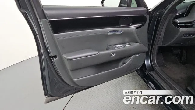 Genesis G90 2022 thumb 4