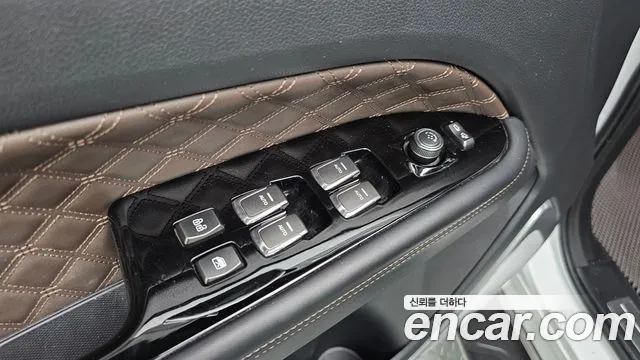 KGM Rexton 2021 thumb 11