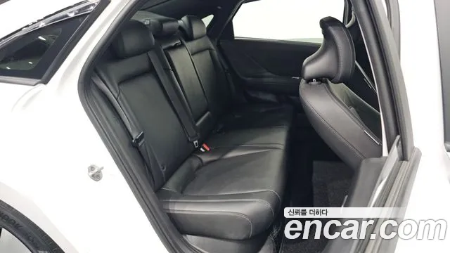 Hyundai Ioniq6 2022 thumb 2