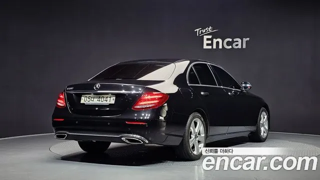 Mercedes-Benz E-Class 2018 thumb 8
