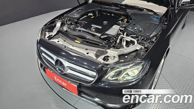 Mercedes-Benz E-Class 2018 thumb 9