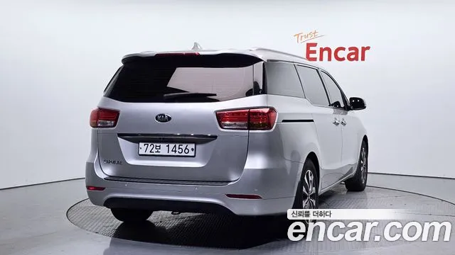 Kia Carnival 2014 thumb 9