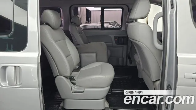 Hyundai Staria 2015 thumb 3