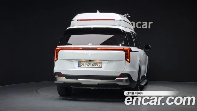 Kia Carnival 2024 thumb 3