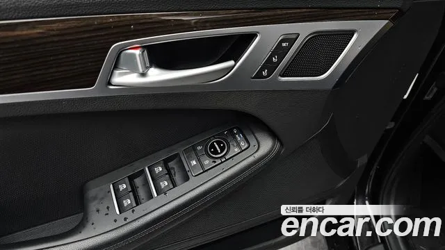 Genesis G80 2018 thumb 4