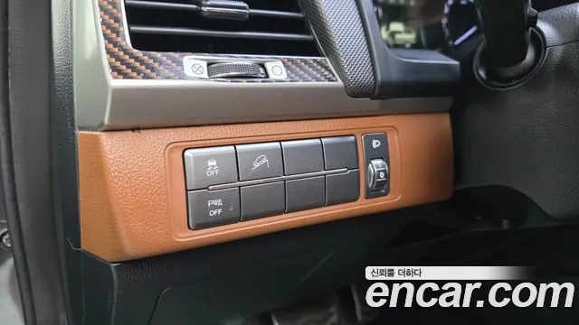 KGM Rexton 2018 thumb 12