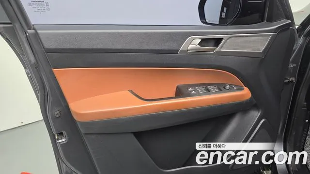 KGM Rexton 2018 thumb 11