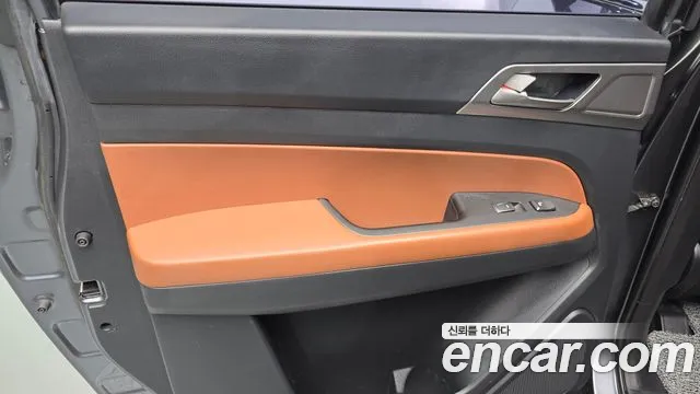 KGM Rexton 2018 thumb 3