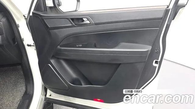 KGM Rexton 2023 thumb 8