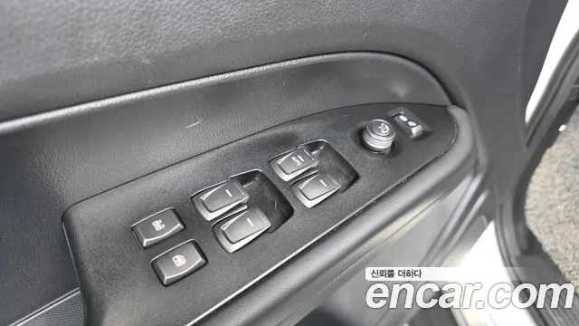 KGM Rexton 2023 thumb 9