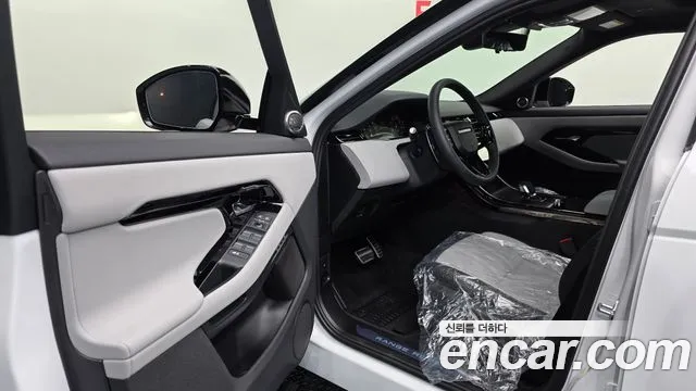 Land Rover Range Rover Evoque 2026 thumb 3