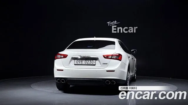 Maserati Ghibli 2016 thumb 11