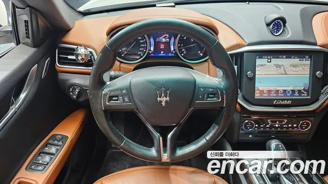 Maserati Ghibli 2016 thumb 8