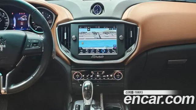 Maserati Ghibli 2016 thumb 12
